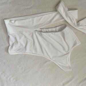 One shoulder bottom wrap crop top